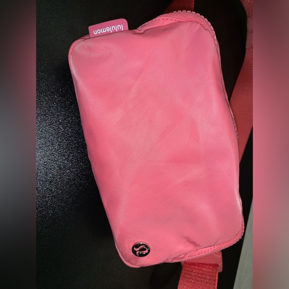 Pink lululemon Everywhere belt bag